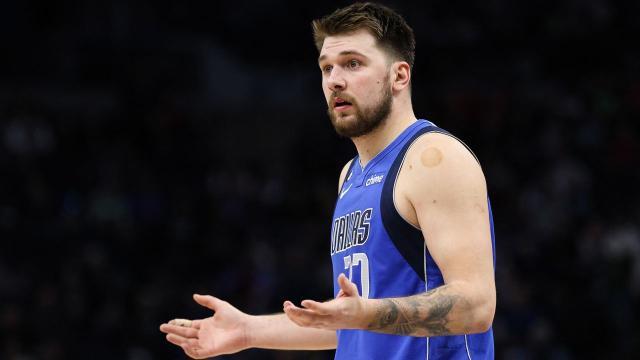 1694407774316019364.jpg 221220093847-01-luka-doncic-jason-kidd-ejected-121922.jpg