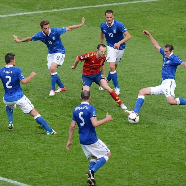 天天盈球在线观看-王勤伯：到底什么是现代足球的美感？